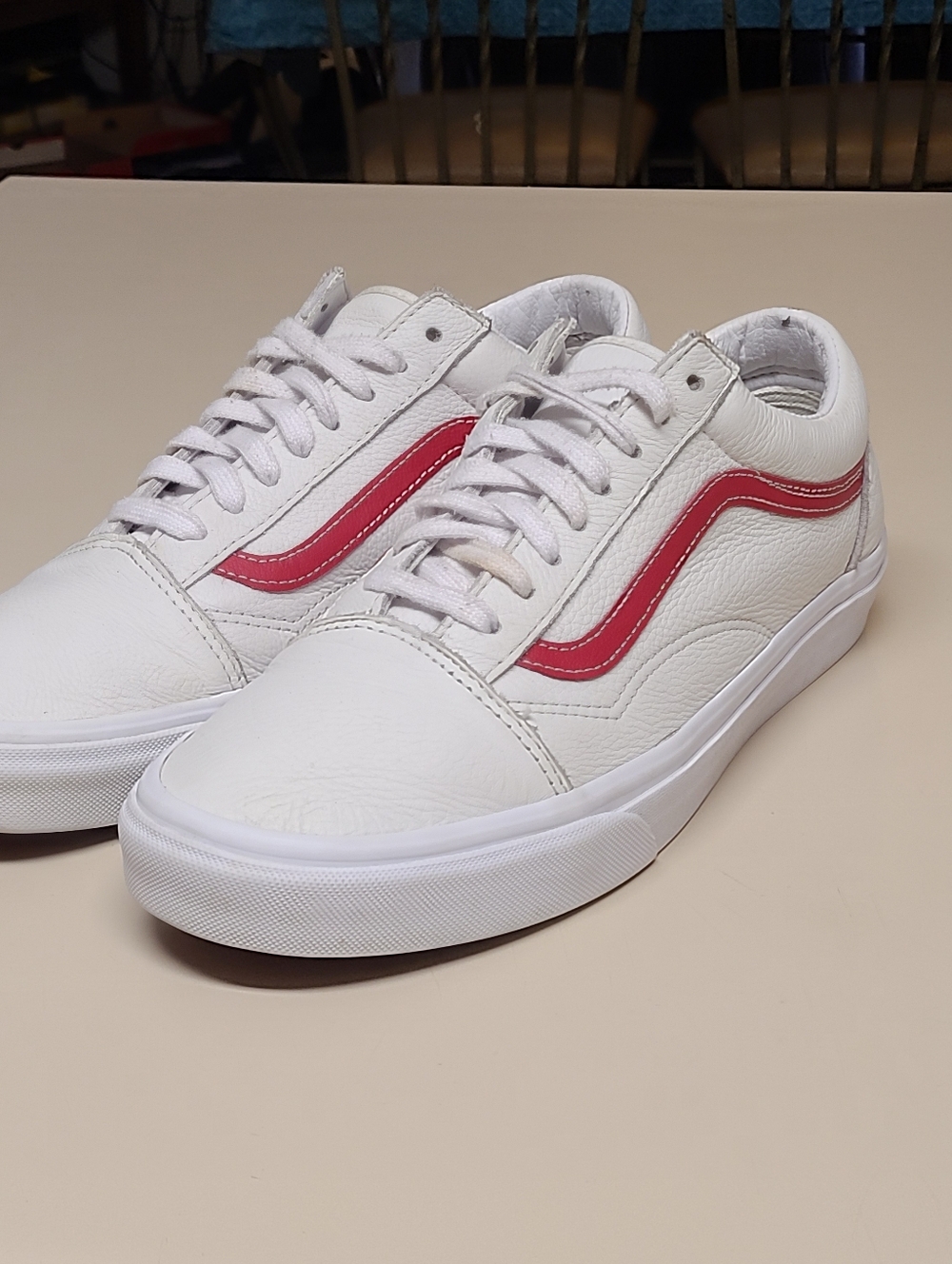 Vans Old Skool leather pop low top skateboard sneakers size 11